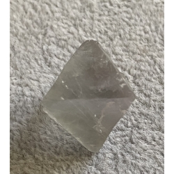 FLUORYT ZIELONY KRYSZTAŁ SUROWY