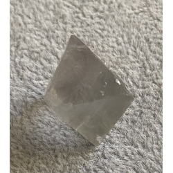 FLUORYT ZIELONY KRYSZTAŁ SUROWY