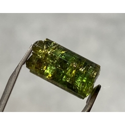 TURMALIN ZIELONY SUROWY